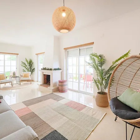 Villa & Cascais Luxury Villa, By Timecooler