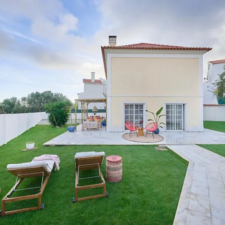 Villa & Cascais Luxury Villa, By Timecooler