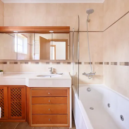 Villa Beach&cascais Luxury Villa, By Timecooler Alcabideche