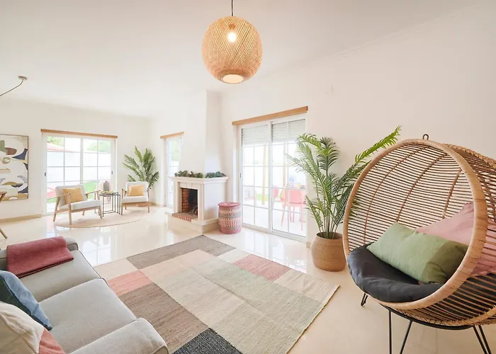 Villa & Cascais Luxury Villa, By Timecooler